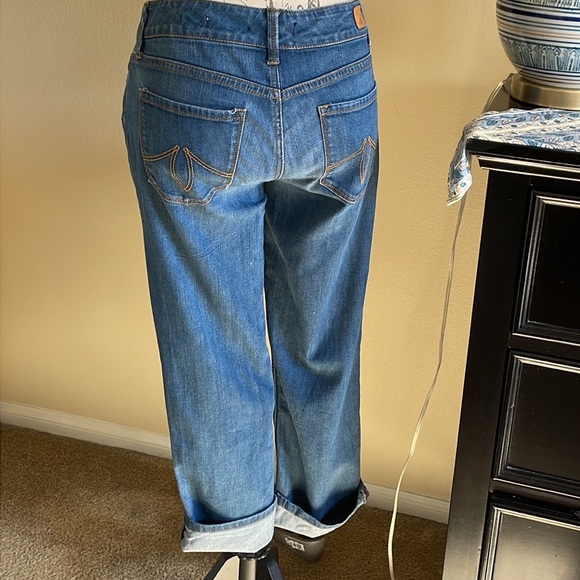 Level 99 Mid Rise Lily Roll-Up Crop Jean - Picture 7 of 11